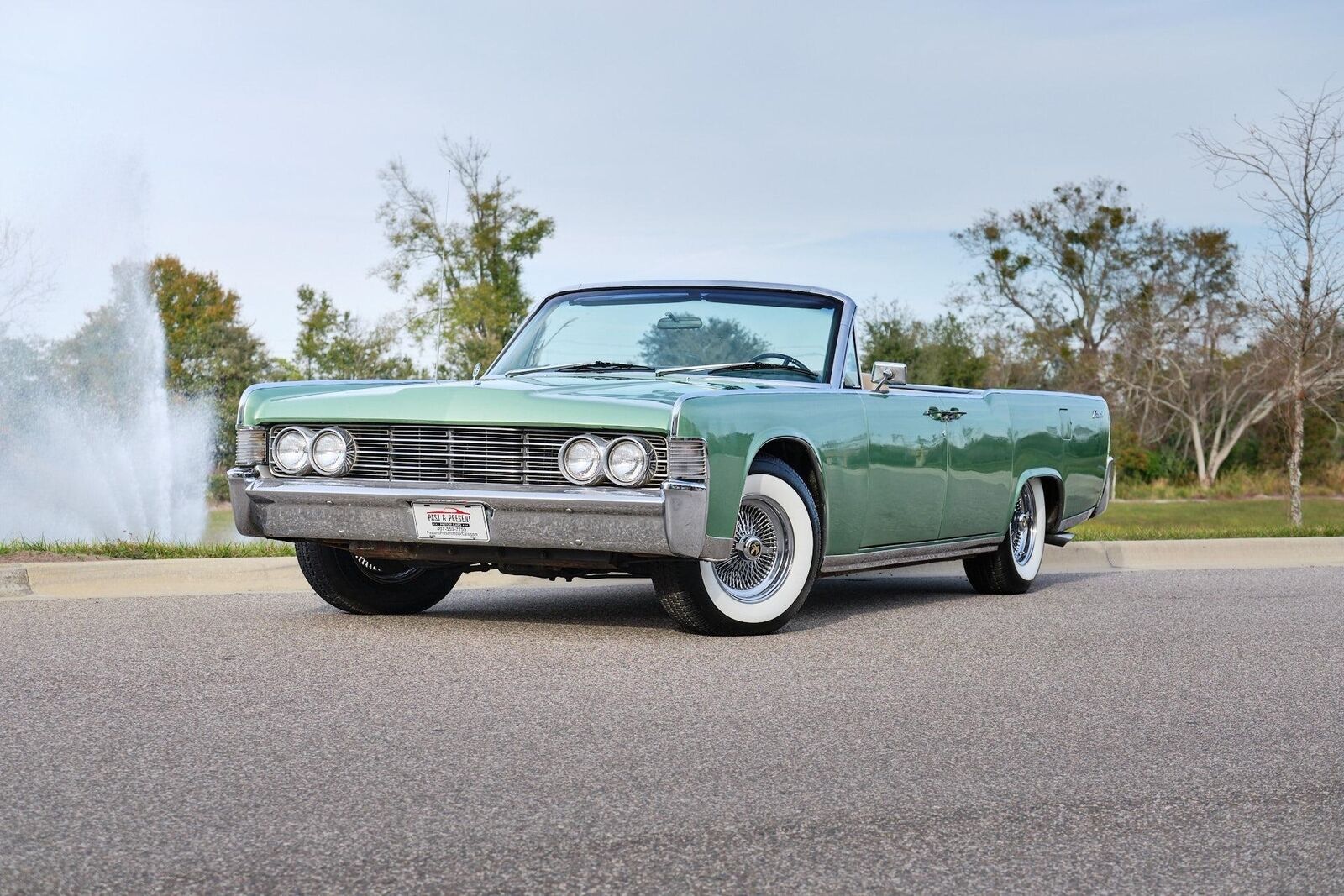 Lincoln-Continental-1965-Green-Tan-155662-22