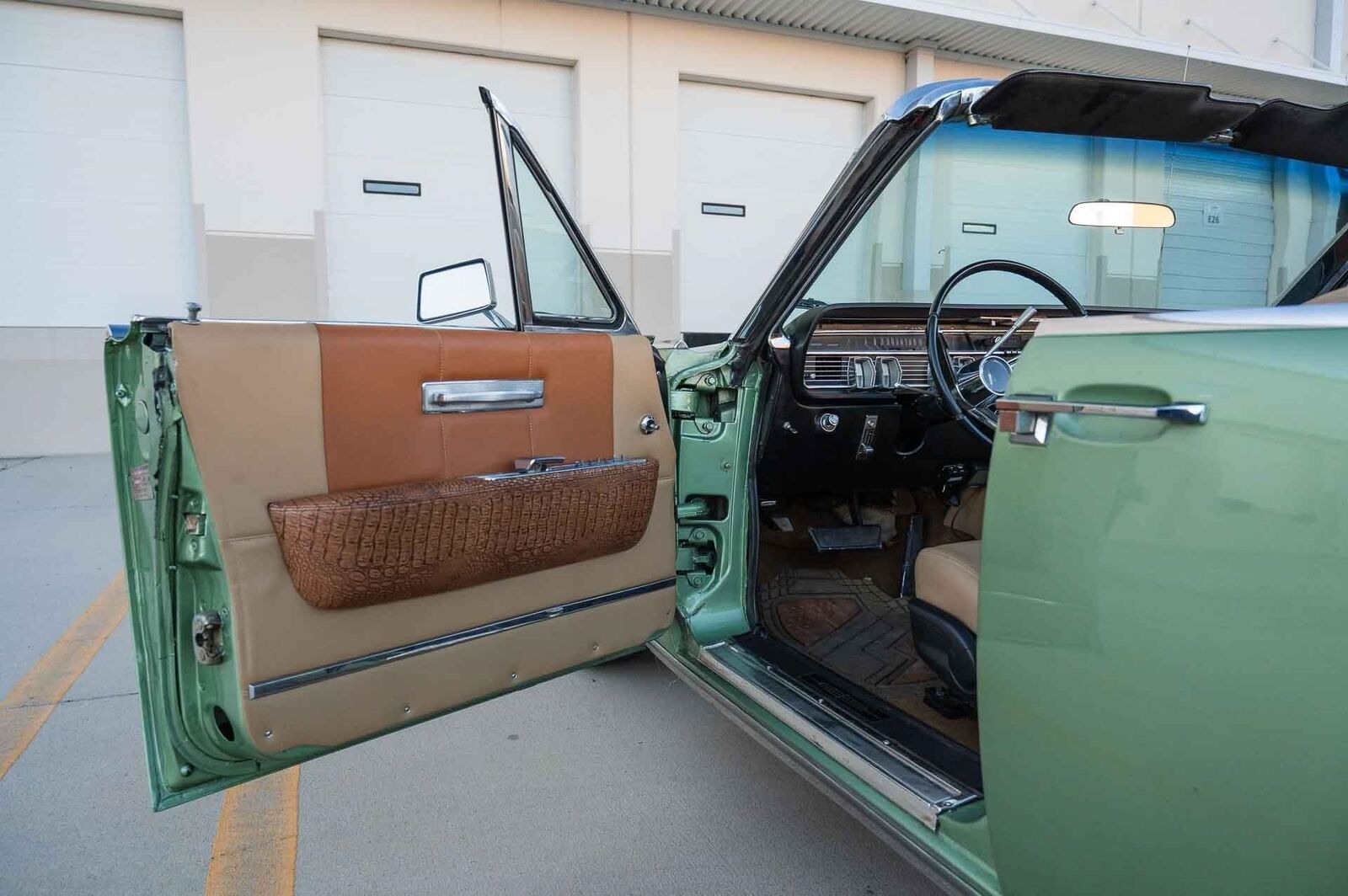 Lincoln-Continental-1965-Green-Tan-155662-24