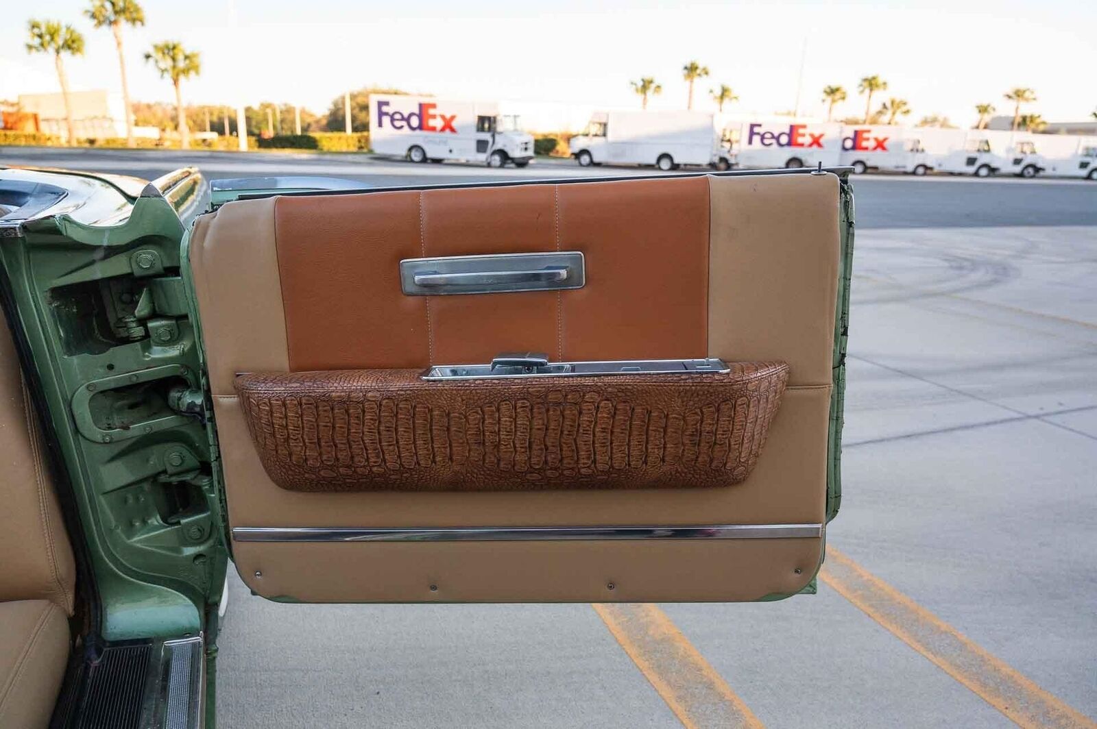 Lincoln-Continental-1965-Green-Tan-155662-31