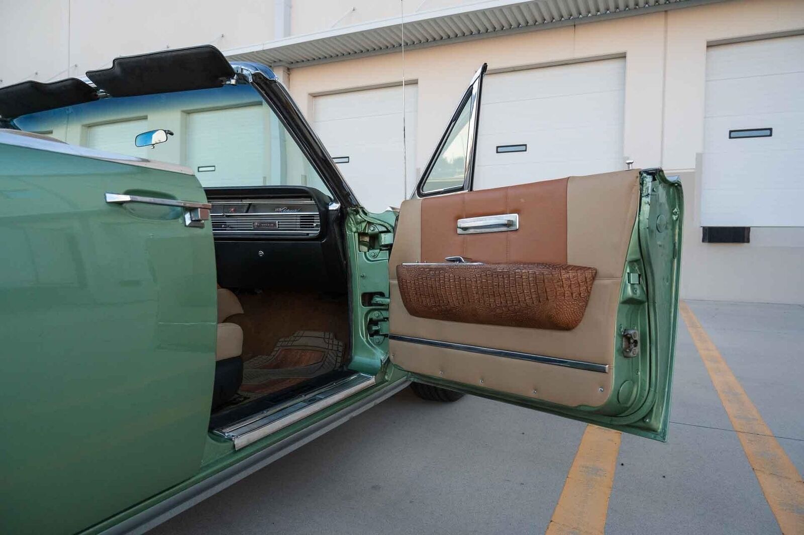 Lincoln-Continental-1965-Green-Tan-155662-35