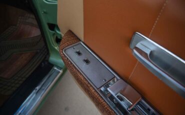 Lincoln-Continental-1965-Green-Tan-155662-37