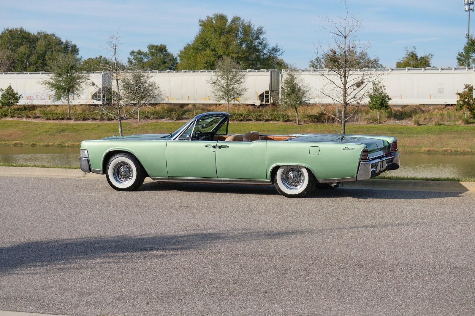 Lincoln-Continental-1965-Green-Tan-155662-6