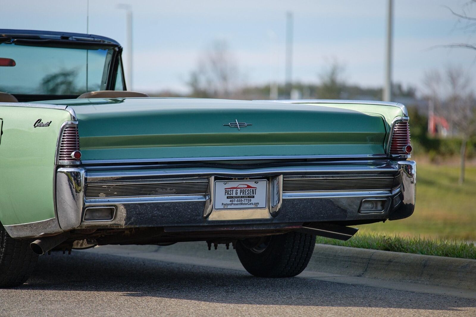 Lincoln-Continental-1965-Green-Tan-155662-8