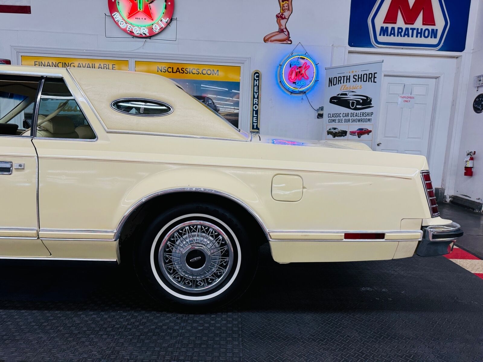 Lincoln-Mark-Series-1979-Cream-Tan-58530-24