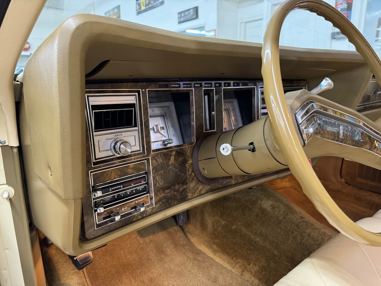 Lincoln-Mark-Series-1979-Cream-Tan-58530-36