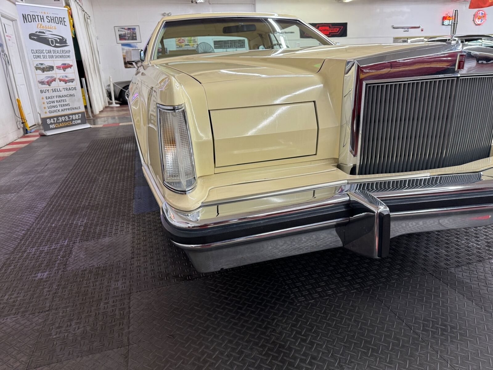 Lincoln-Mark-Series-1979-Cream-Tan-58530-7