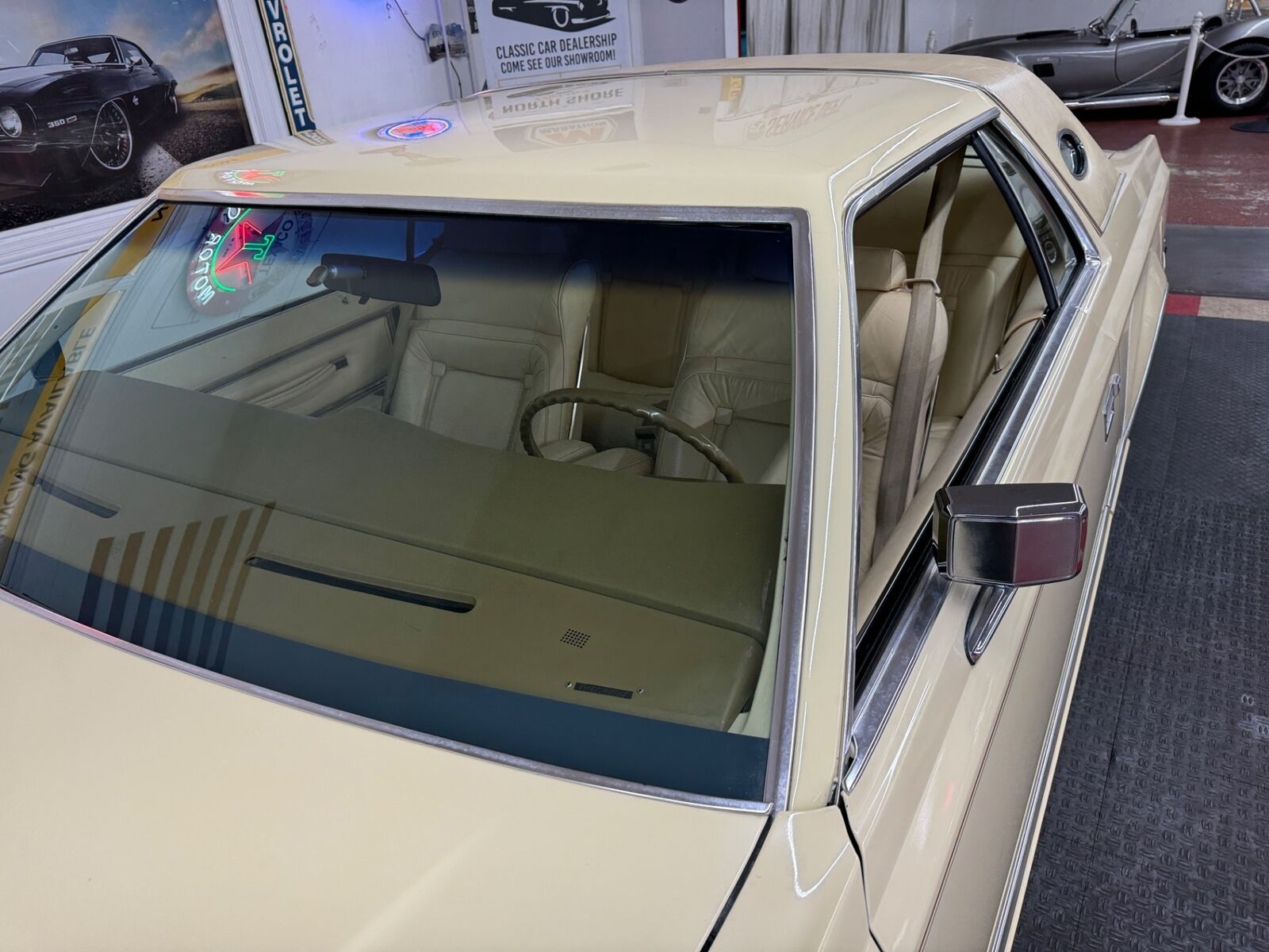 Lincoln-Mark-Series-1979-Cream-Tan-58530-9