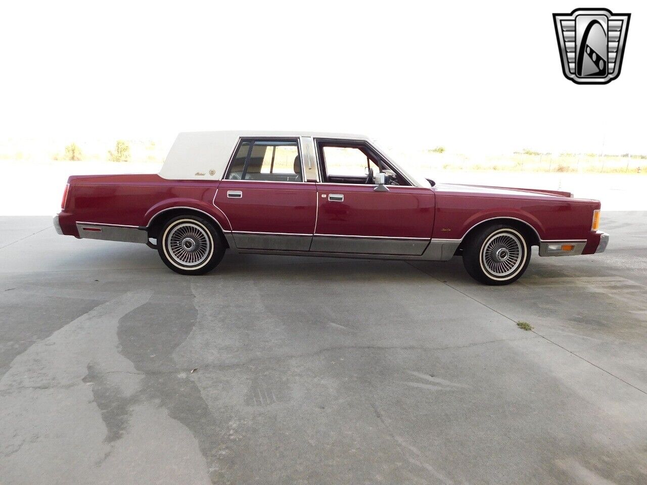 Lincoln-Town-Car-1989-Burgundy-Burgundy-23234-3