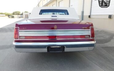 Lincoln-Town-Car-1989-Burgundy-Burgundy-23234-4