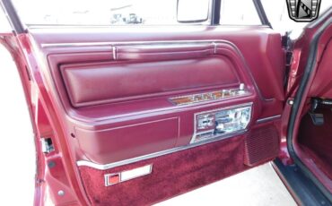 Lincoln-Town-Car-1989-Burgundy-Burgundy-23234-8