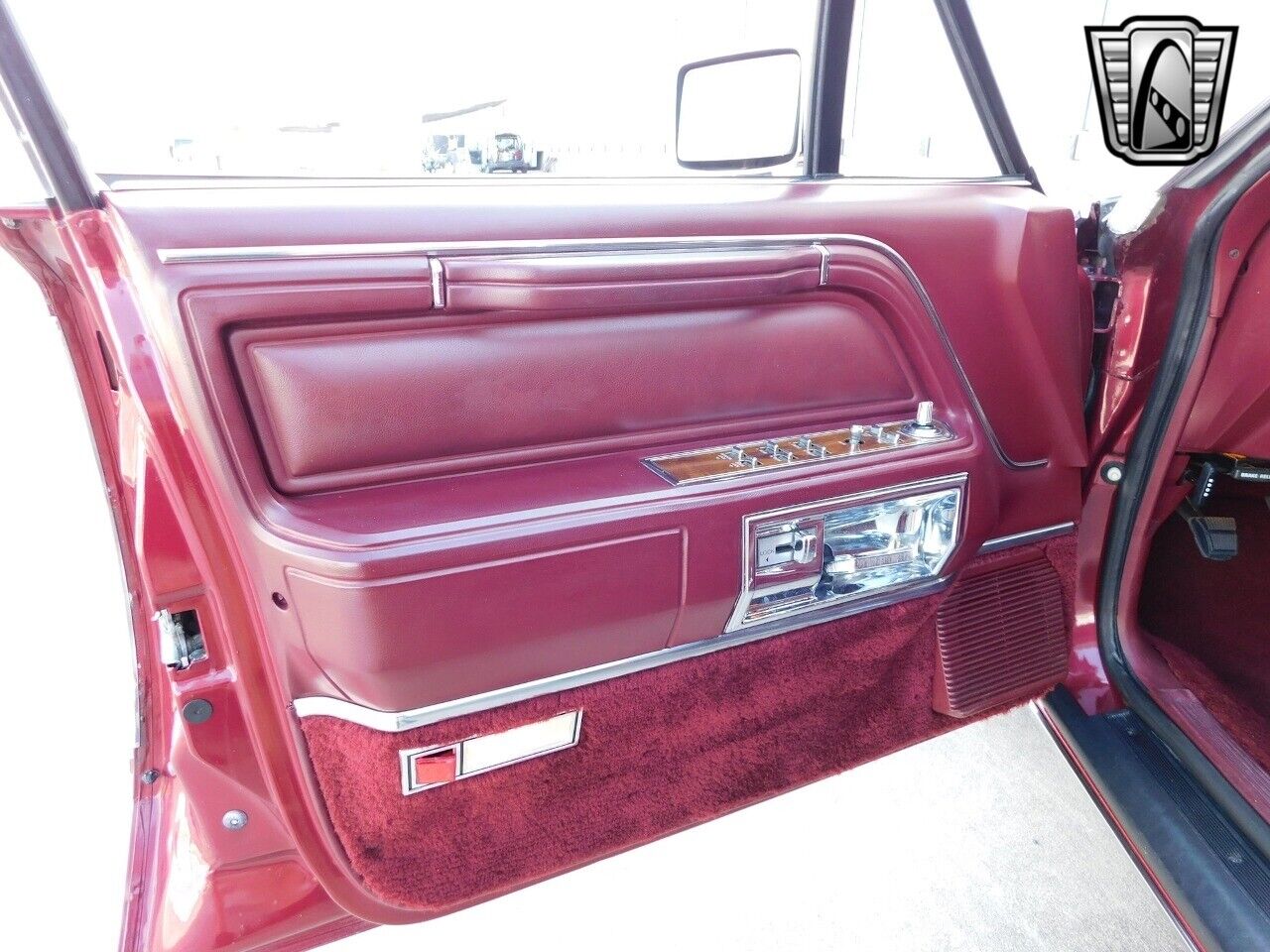 Lincoln-Town-Car-1989-Burgundy-Burgundy-23234-8