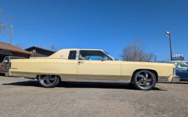 Lincoln-Town-coupe-1976-89318-1