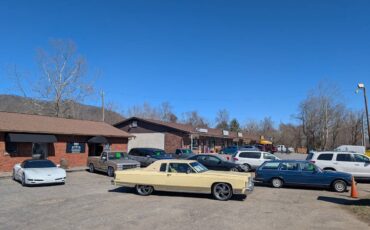 Lincoln-Town-coupe-1976-89318-14