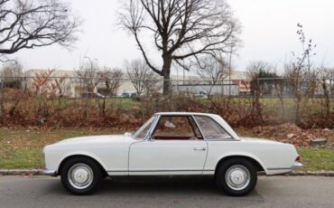 Mercedes-Benz-200-Series-1965-White-Red-0-3