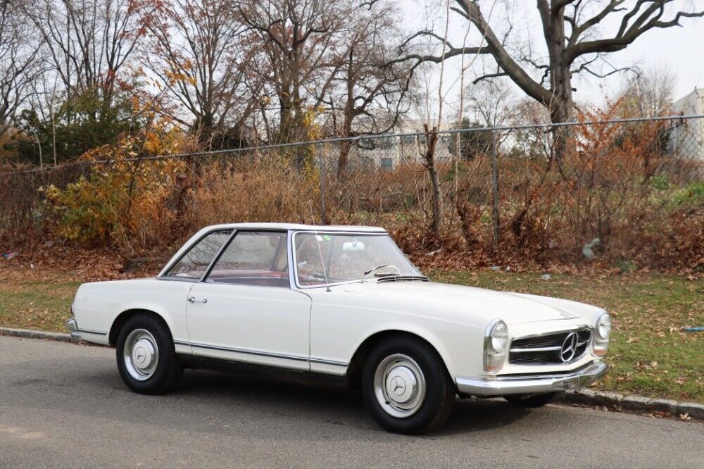 Mercedes-Benz 200-Series  1965 à vendre