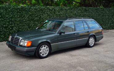 Mercedes-Benz-230-TE-Break-1990-Green-Tan-341020-28