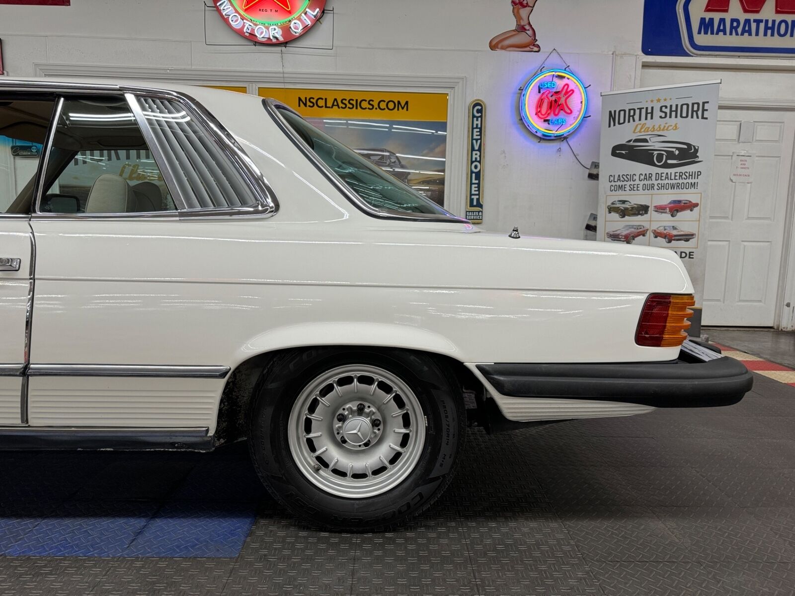 Mercedes-Benz-400-Series-1977-White-Shale-188293-18