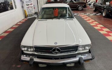 Mercedes-Benz-400-Series-1977-White-Shale-188293-4