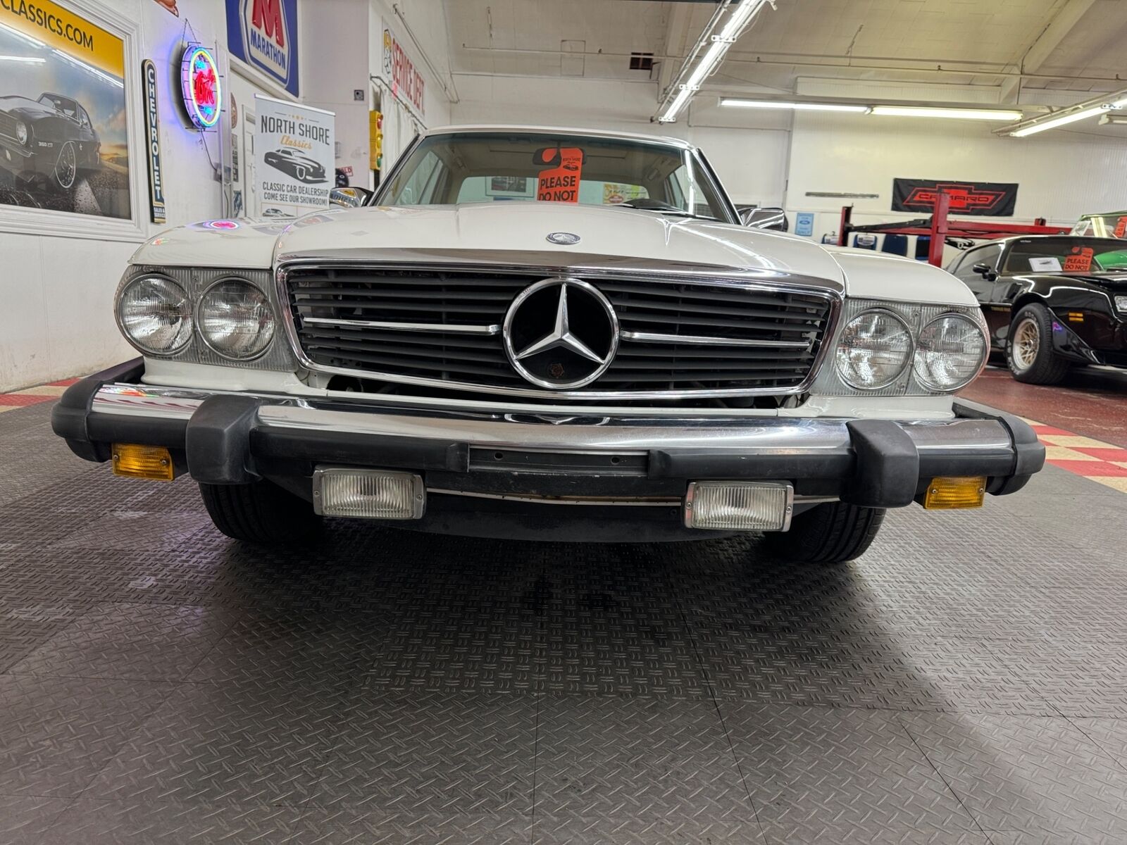 Mercedes-Benz-400-Series-1977-White-Shale-188293-6