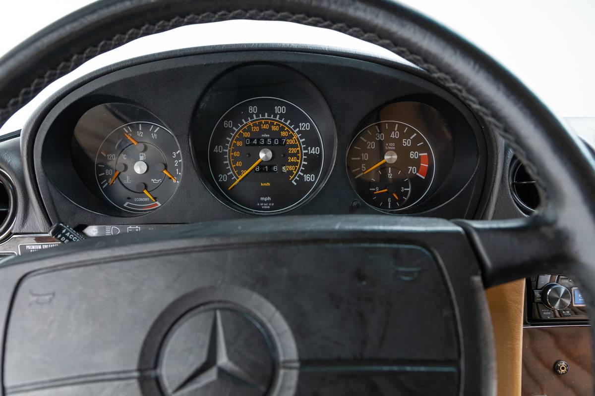 Mercedes-benz-1989-black-70167-2