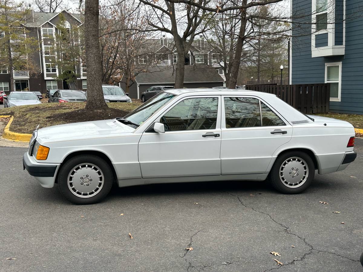 Mercedes-benz-1991-white-178637-9