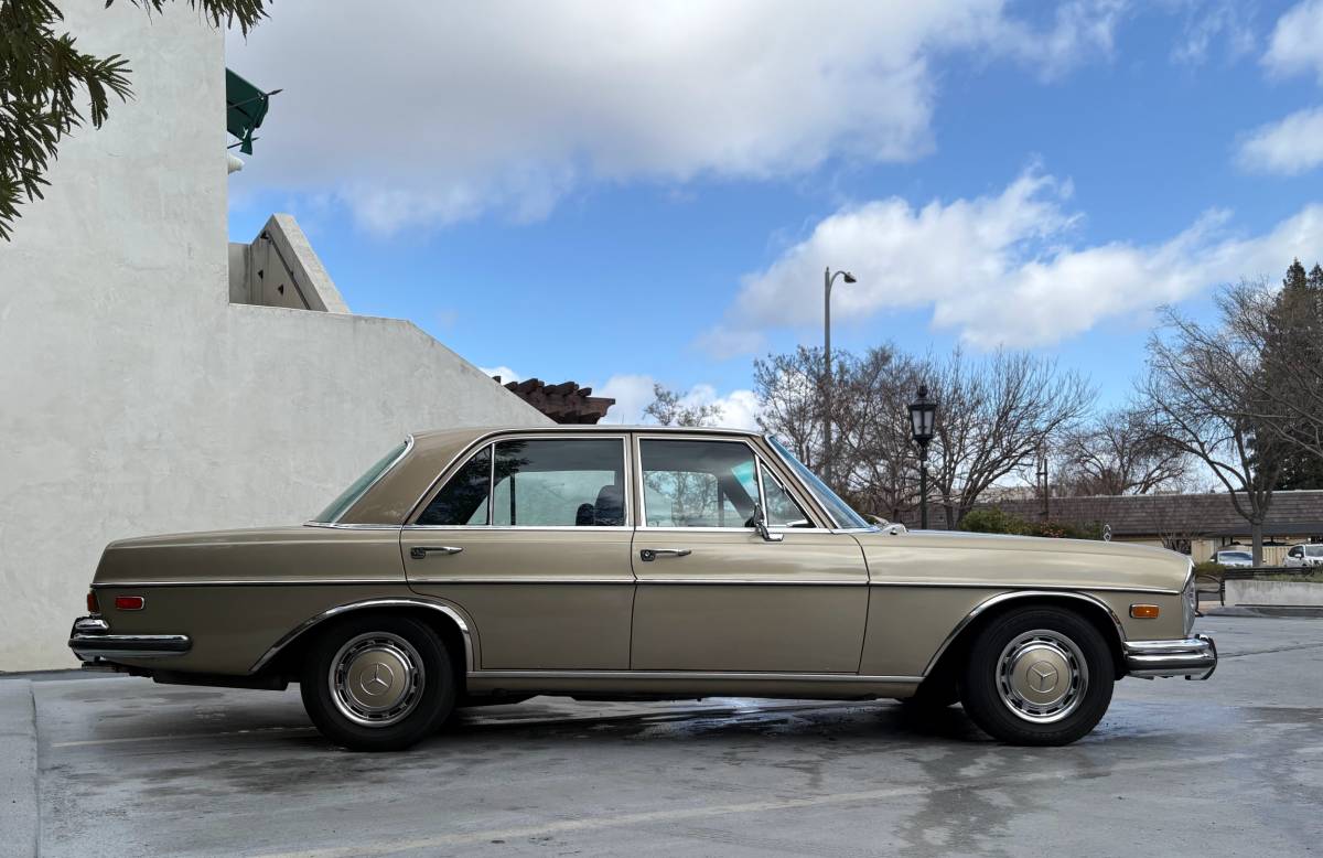 Mercedes-benz-280se-1972-custom-207605-2