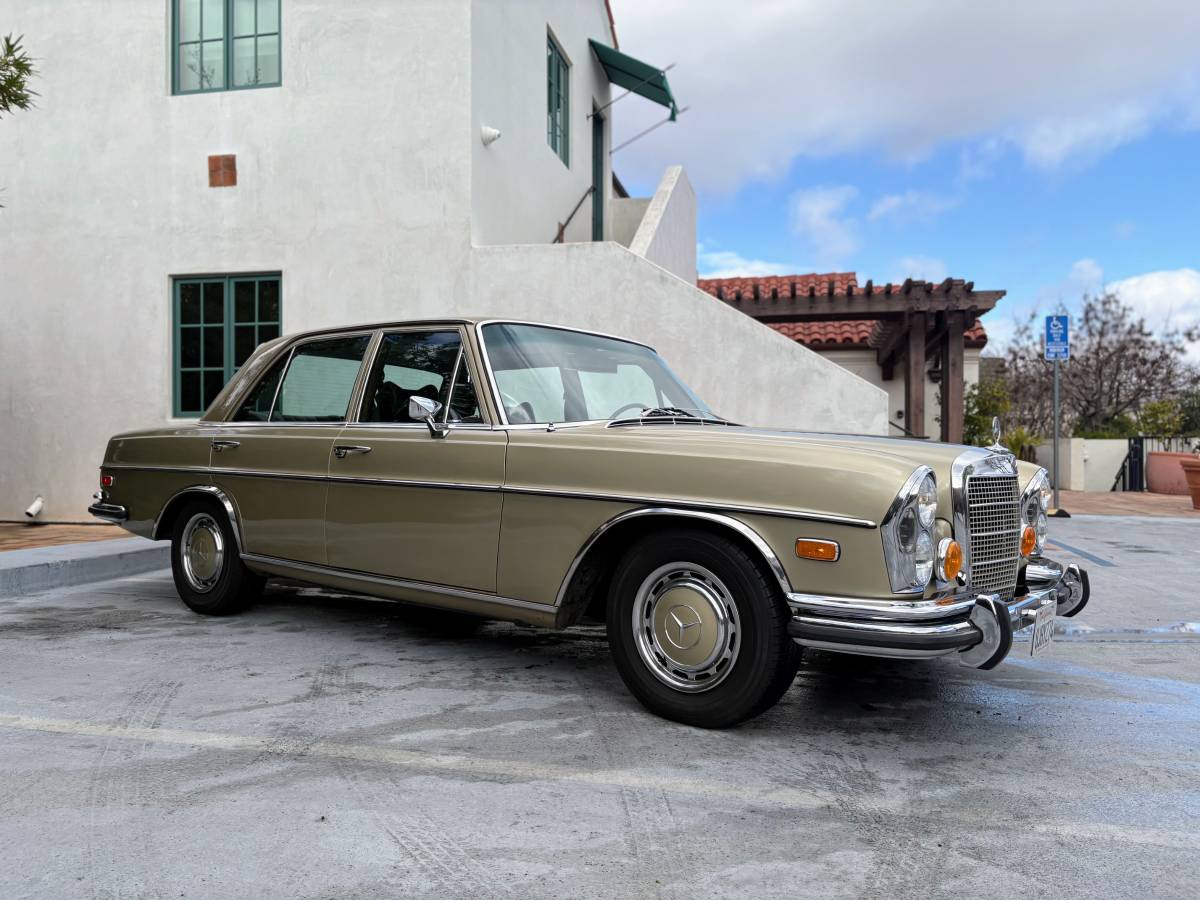 Mercedes-benz-280se-1972-custom-207605-3