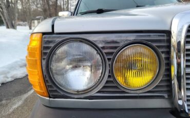 Mercedes-benz-300td-diesel-1982-silver-675923-12