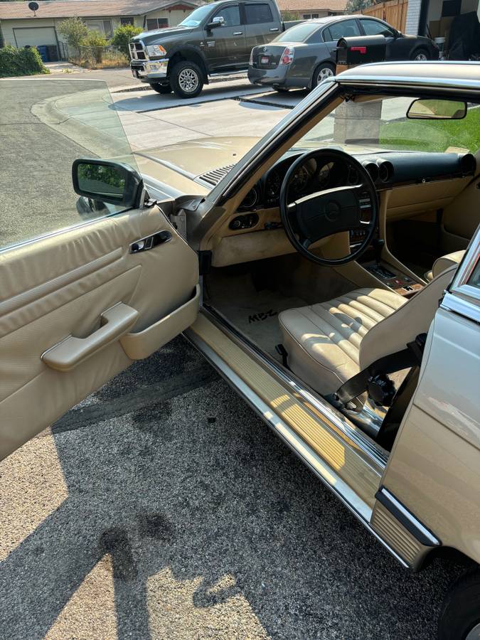 Mercedes-benz-560sl-1988-247838-4