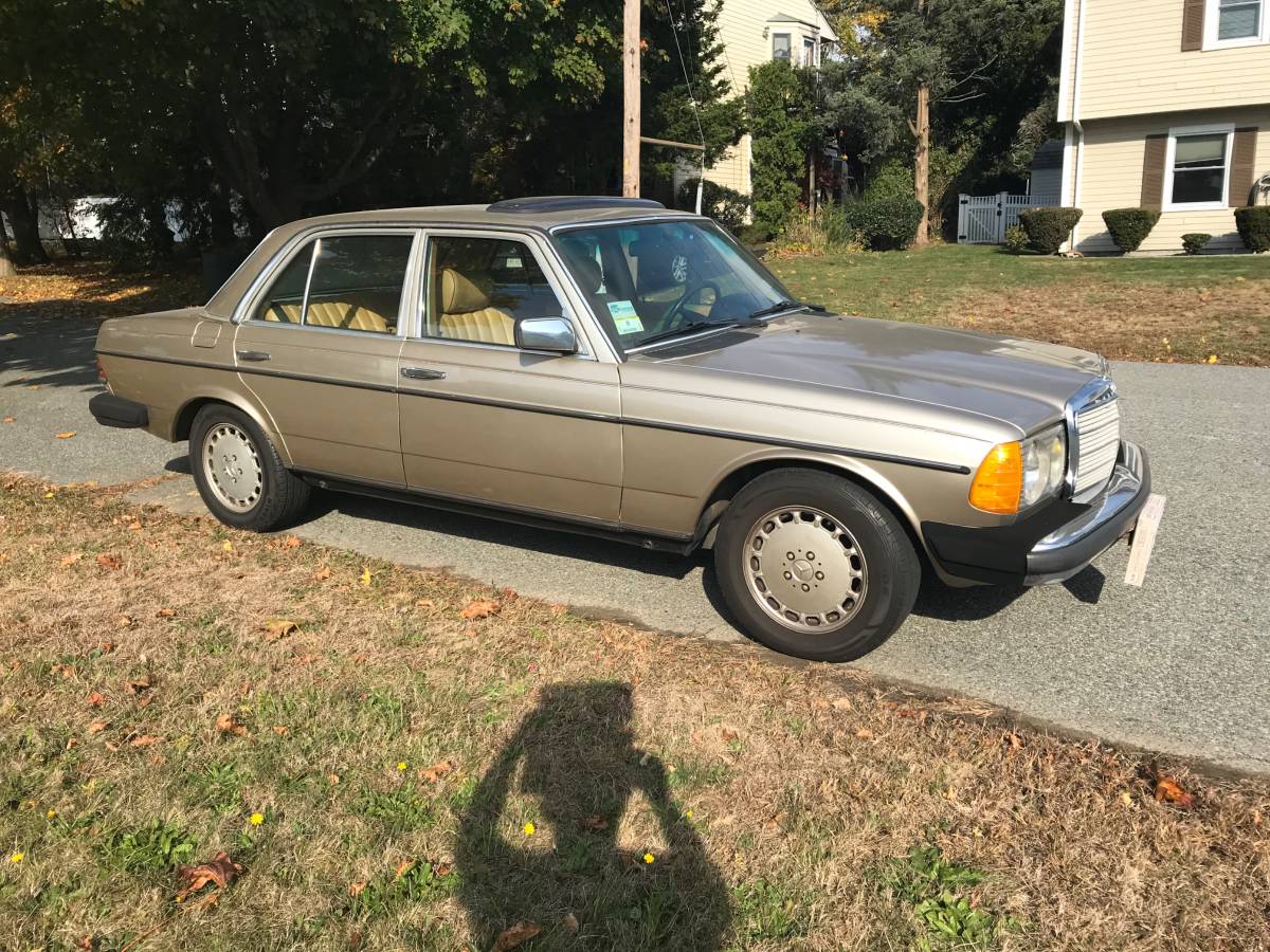 Mercedes-benz-bens-300sd-diesel-1983-yellow-333133-2