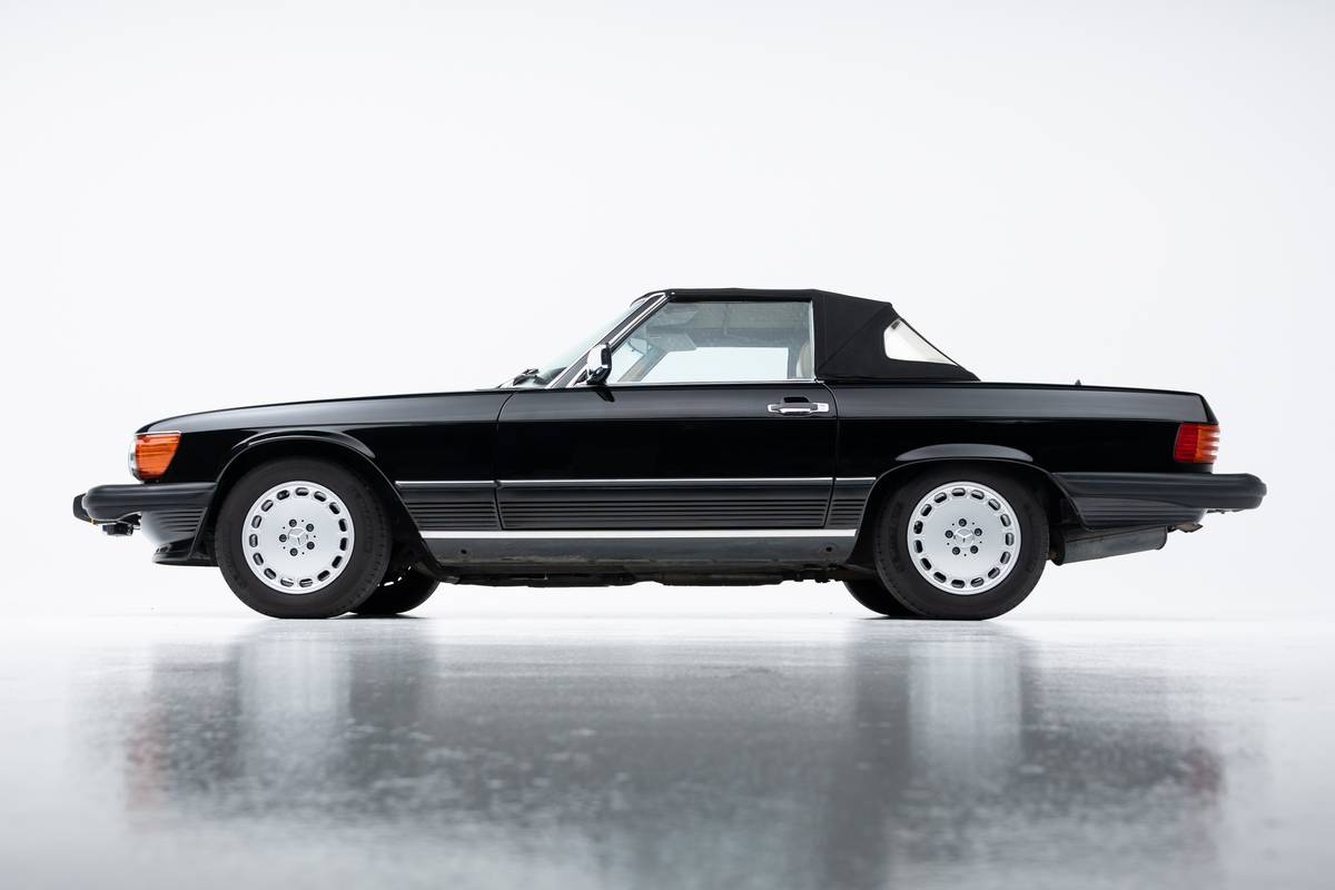 Mercedes-benz-benz-560-560sl-1989-black-70650-2