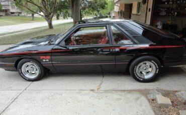 Mercury-Capri-rs-1983-black-95143-12