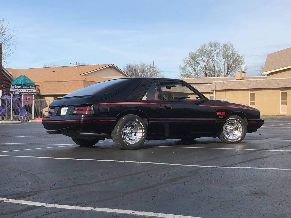 Mercury-Capri-rs-1983-black-95143-13