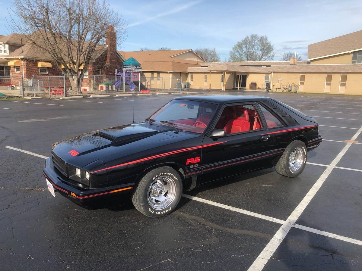 Mercury-Capri-rs-1983-black-95143-14