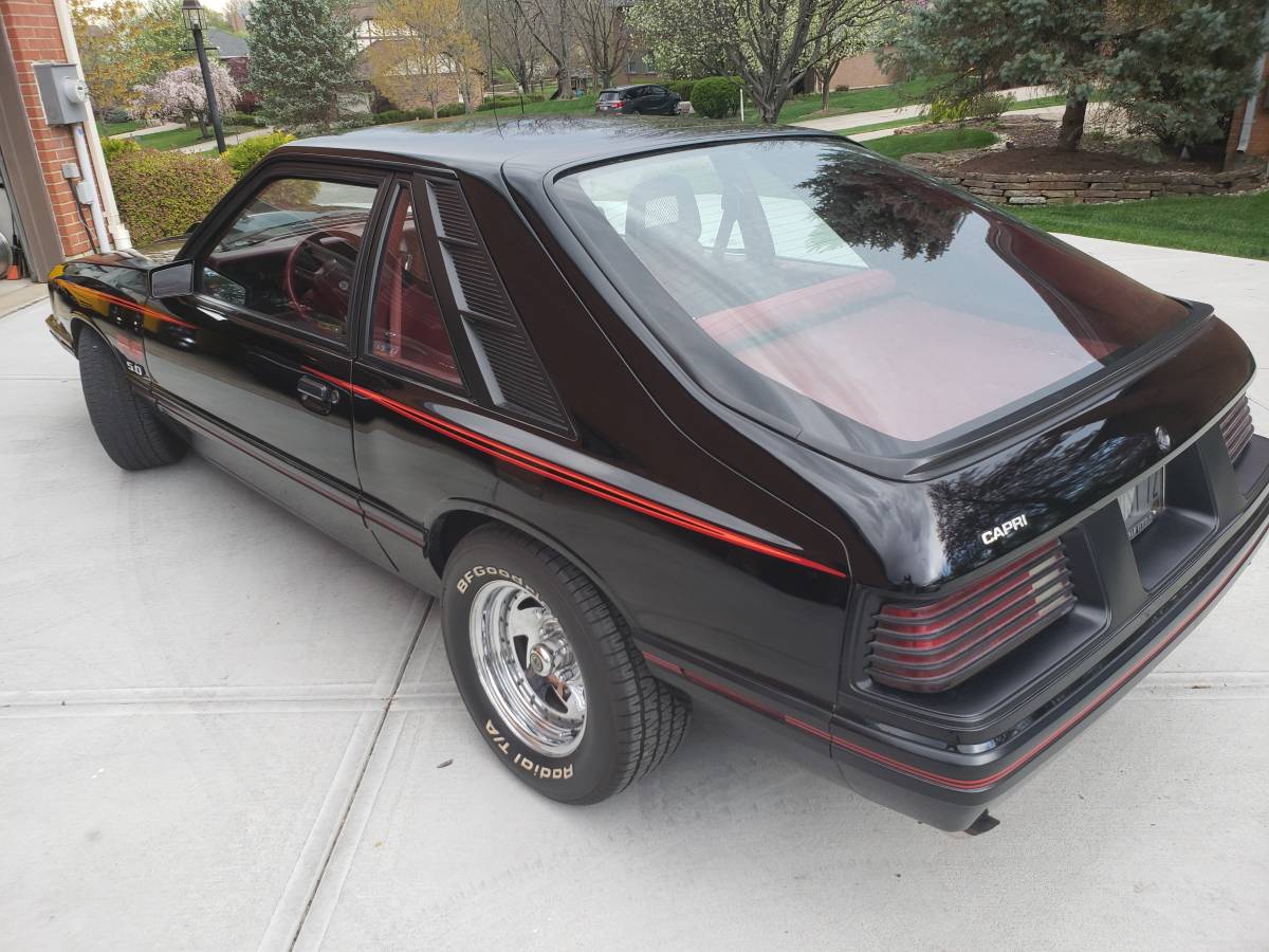 Mercury-Capri-rs-1983-black-95143-16