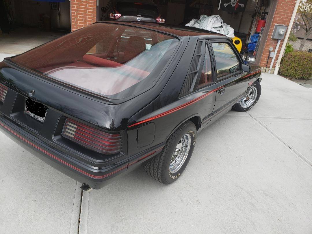 Mercury-Capri-rs-1983-black-95143