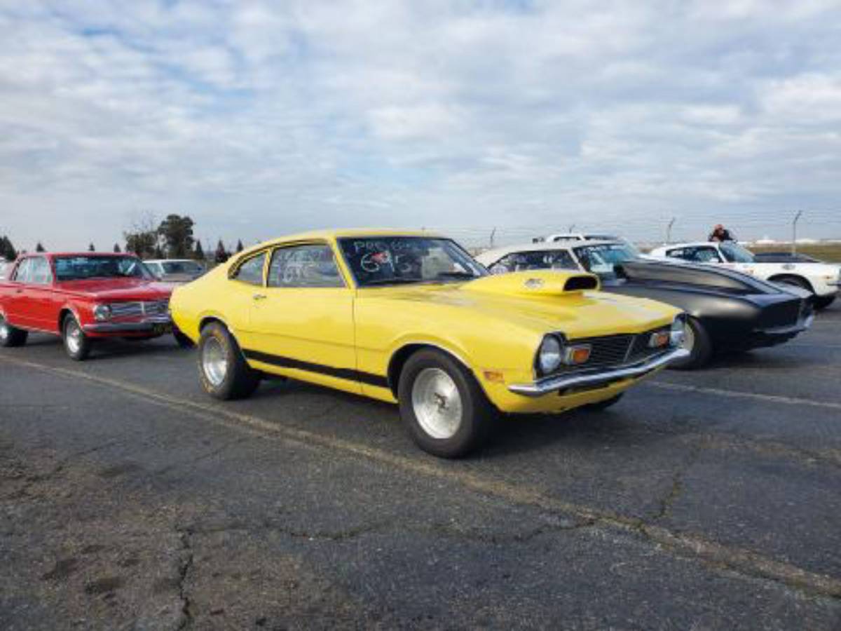 Mercury-Comet-1973-yellow-70811