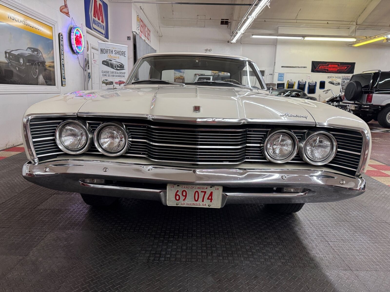 Mercury-Comet-Coupe-1968-White-Champagne-27990-6