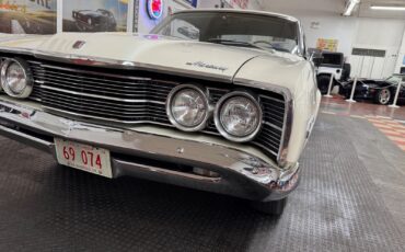 Mercury-Comet-Coupe-1968-White-Champagne-27990-8