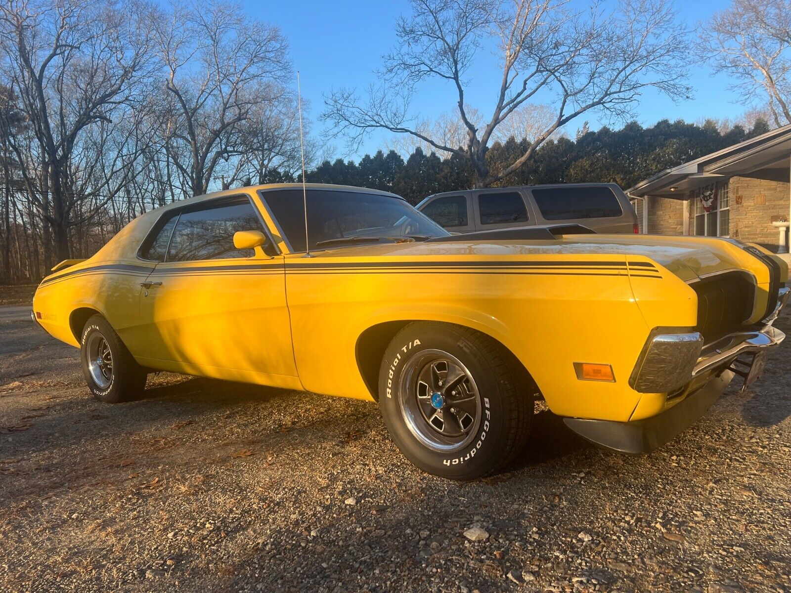 Mercury-Cougar-Coupe-1970-Yellow-Black-125529-1