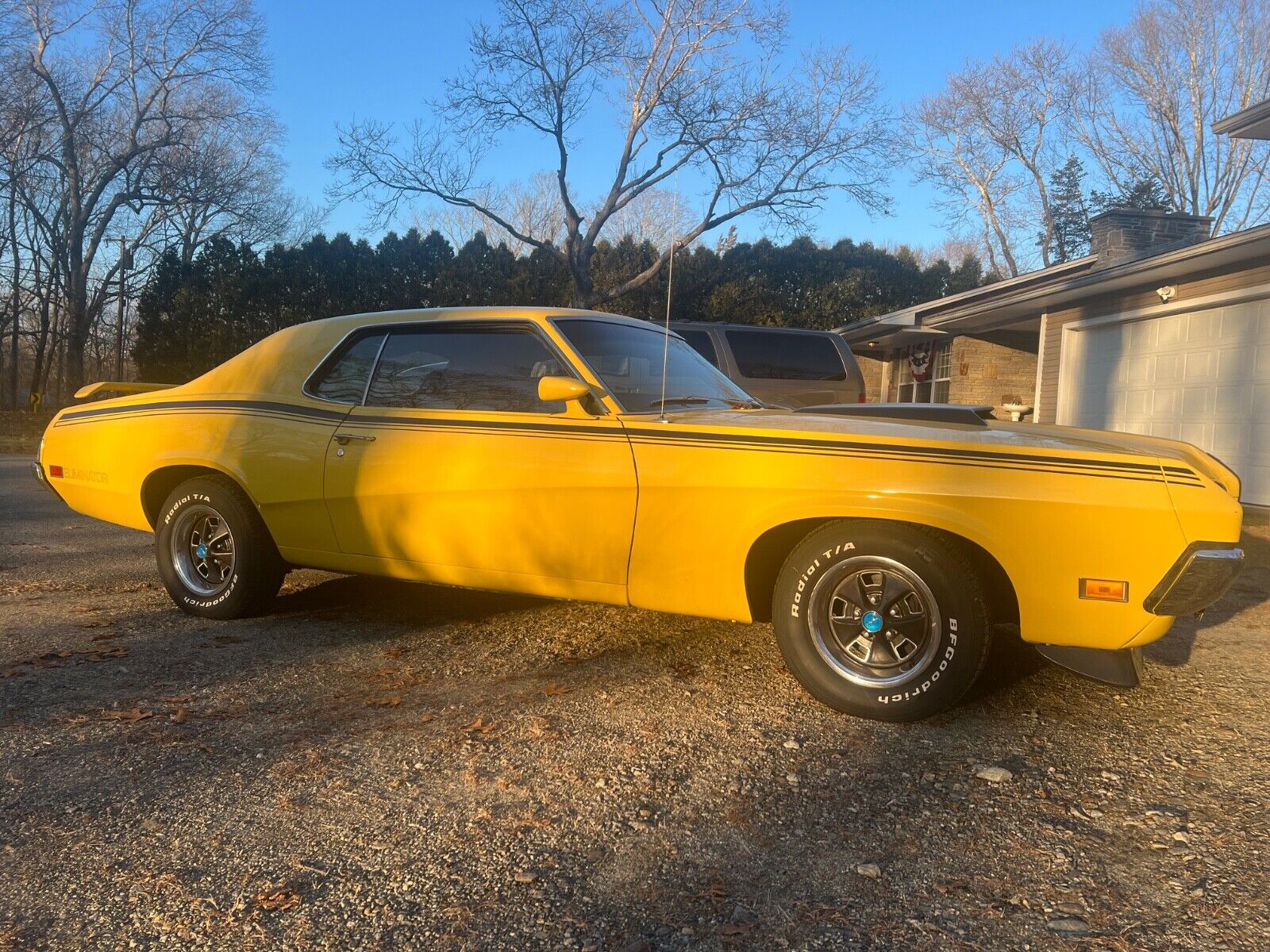 Mercury-Cougar-Coupe-1970-Yellow-Black-125529-2