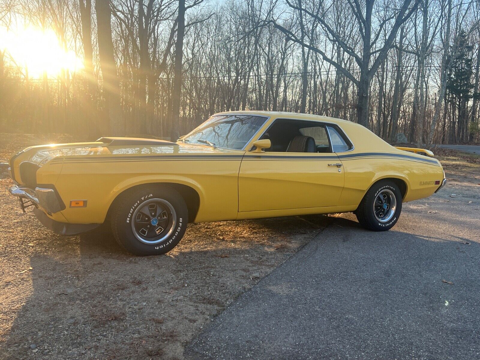 Mercury-Cougar-Coupe-1970-Yellow-Black-125529-3