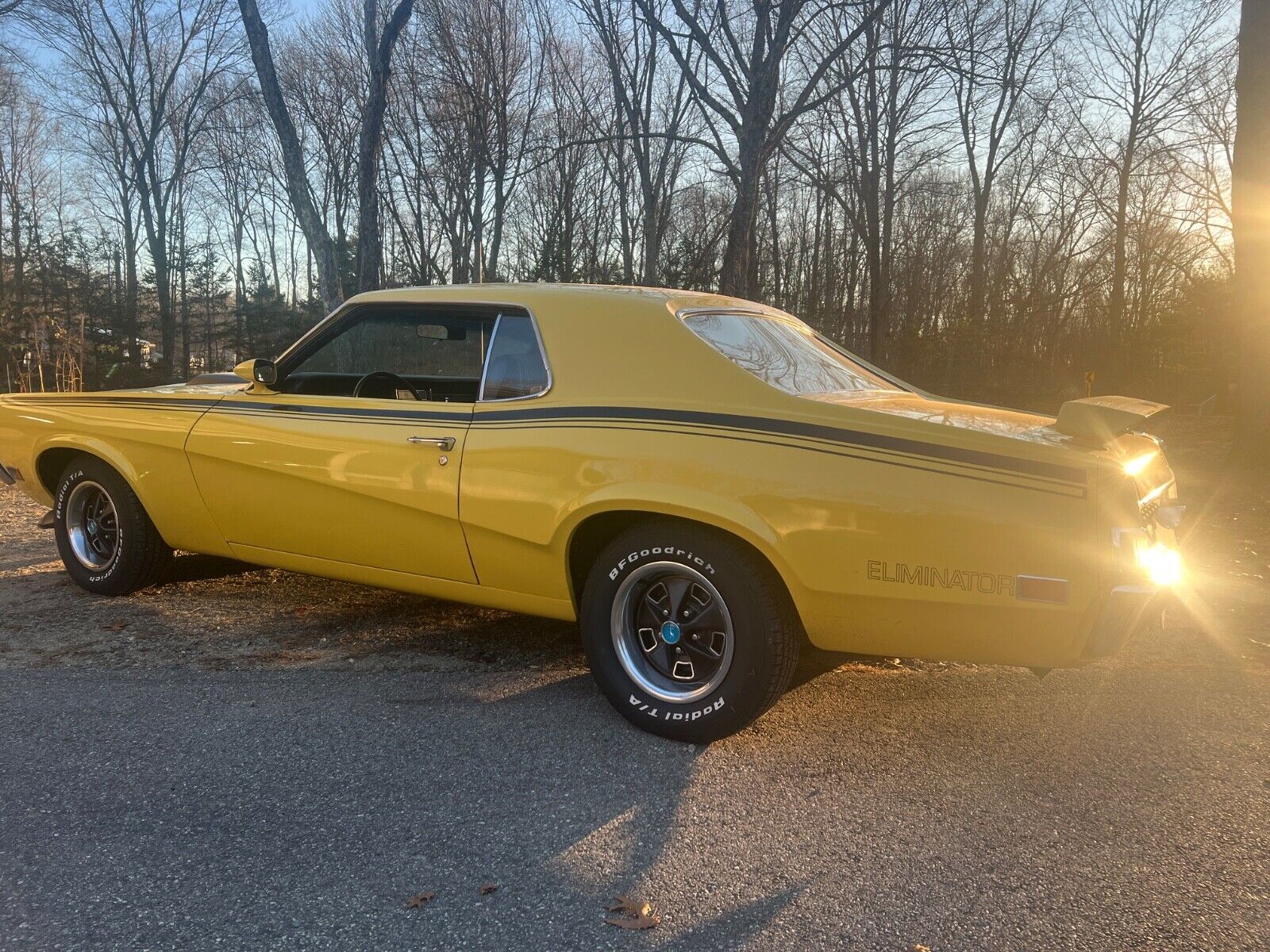 Mercury-Cougar-Coupe-1970-Yellow-Black-125529-4