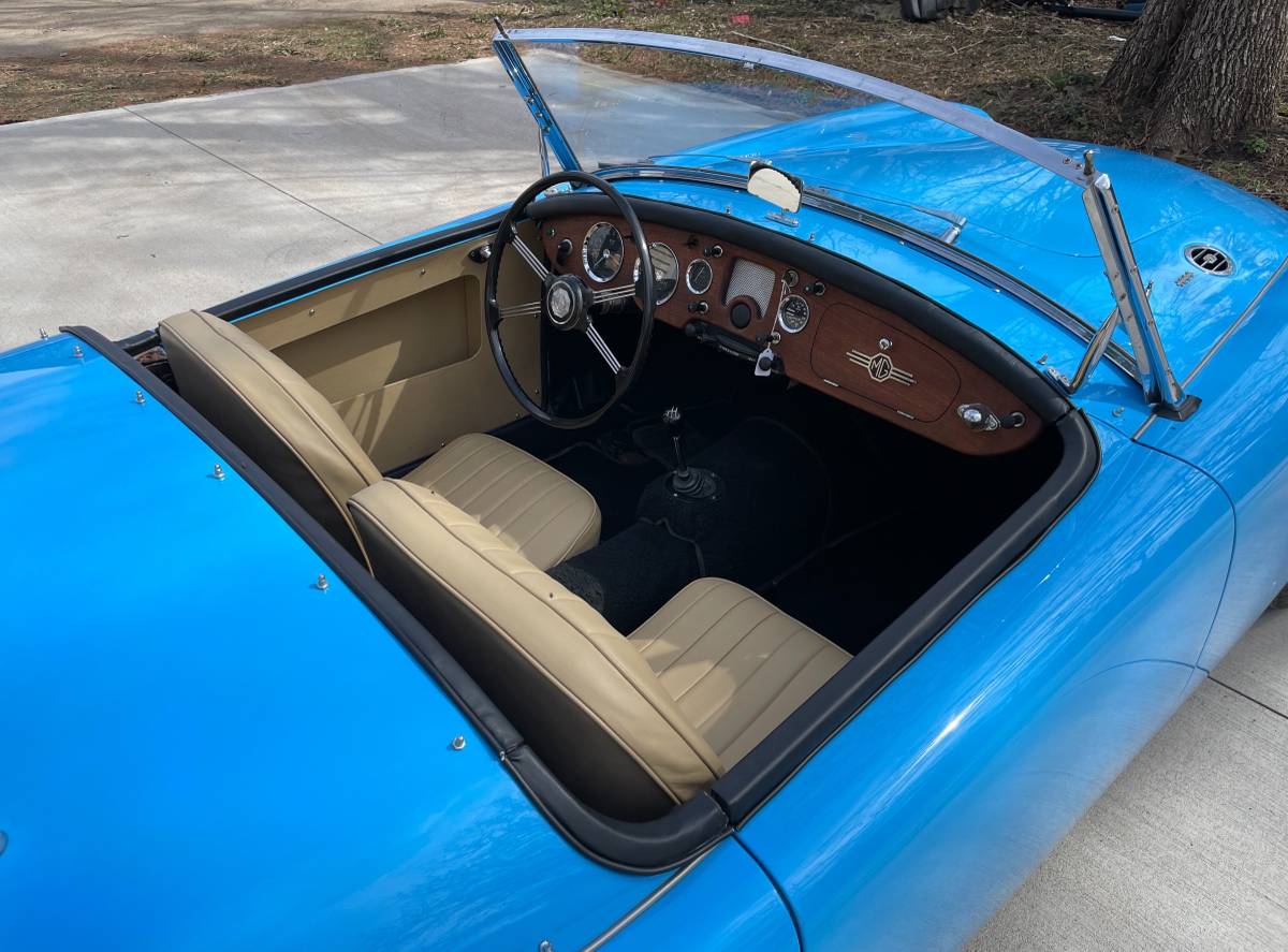 Mg-A-1600-mark-i-roadster-1961-blue-118159-11