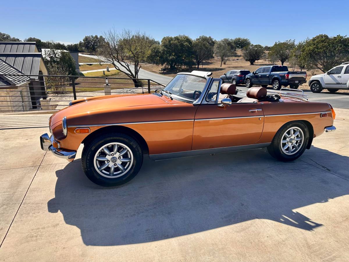 Mg-B-convertible-1974-custom-128451-4