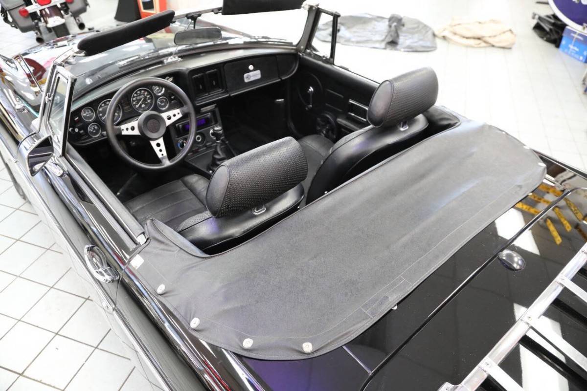 Mg-Mgb-limited-edition-roadster-1980-black-51185-23