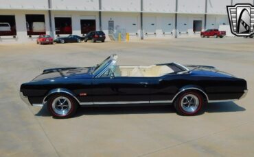 Oldsmobile-442-Cabriolet-1967-Black-White-110715-2