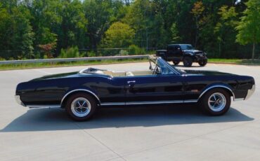 Oldsmobile-442-Cabriolet-1967-Black-White-110715-3