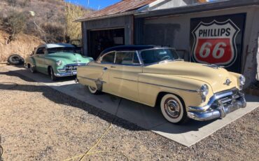 Oldsmobile-88-1952-157715-10