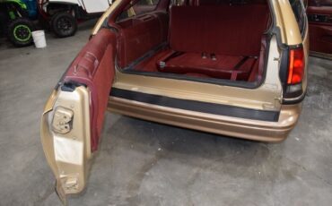 Oldsmobile-Custom-Cruiser-Break-1991-Gold-Maroon-192154-15